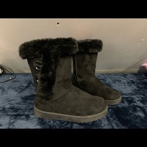 Black SO Kohls Ugg Style Fur Boots Size 7.5